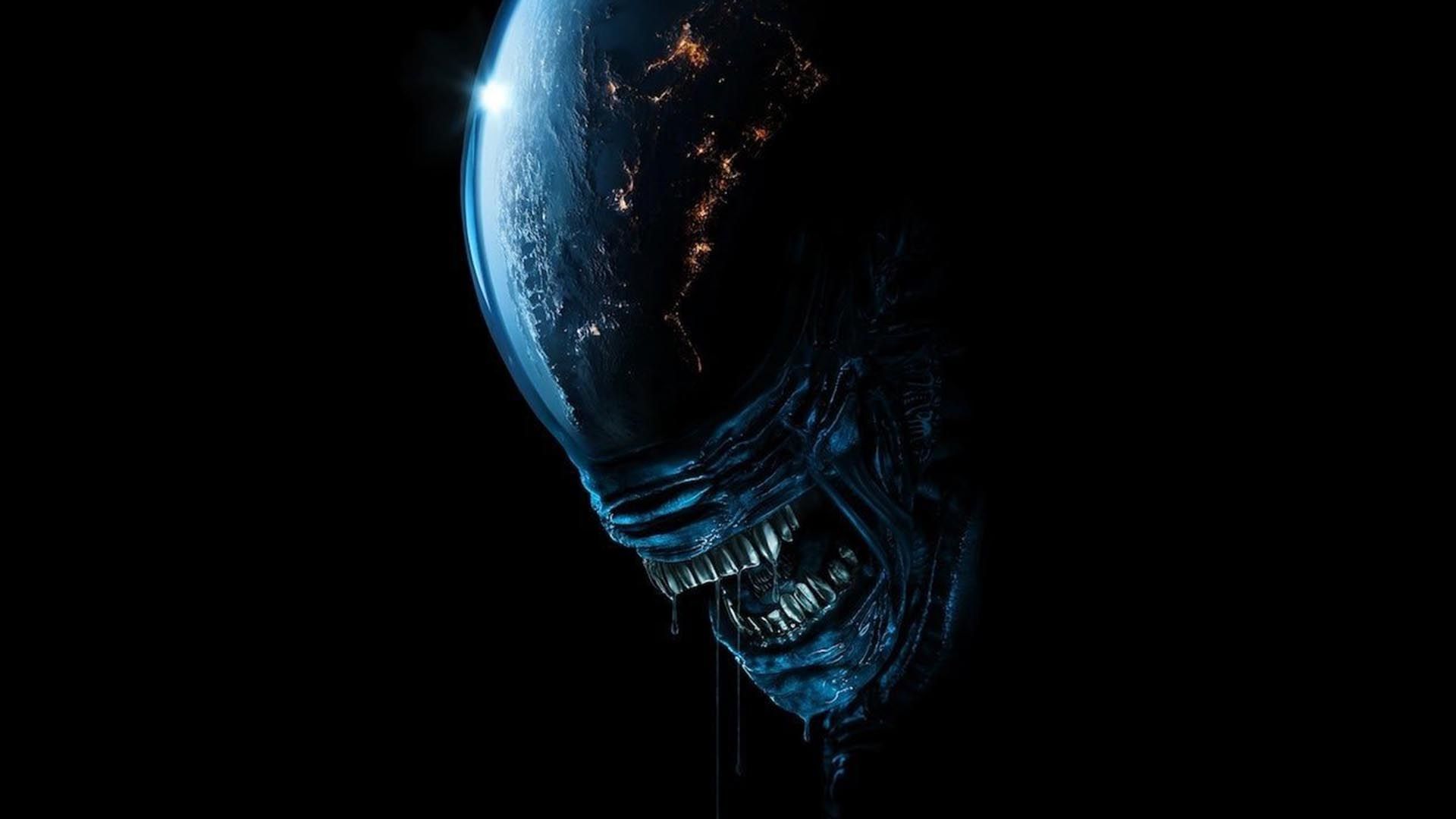 زنومورف در سریال Alien: Earth با سری که سیاره زمین در آن نمایش داده می‌شود