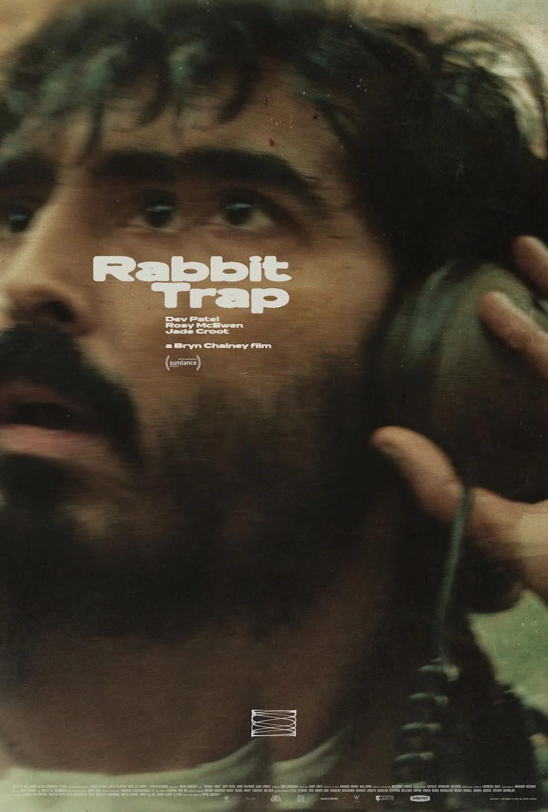 دو پتل در پوستر فیلم Rabbit Trap