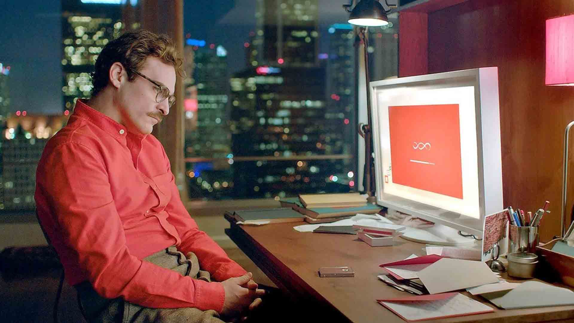 واکین فینکس منتظر سیستم عامل خود در فیلم Her
