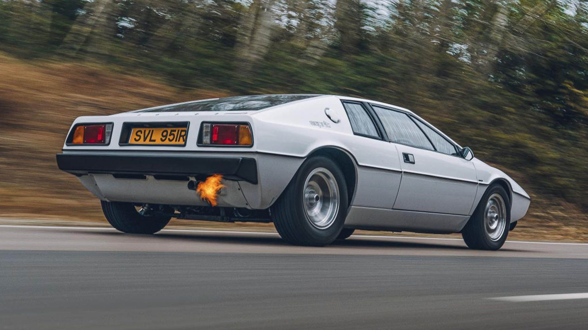 خودروی lotus esprit در فیلم جیمز باند