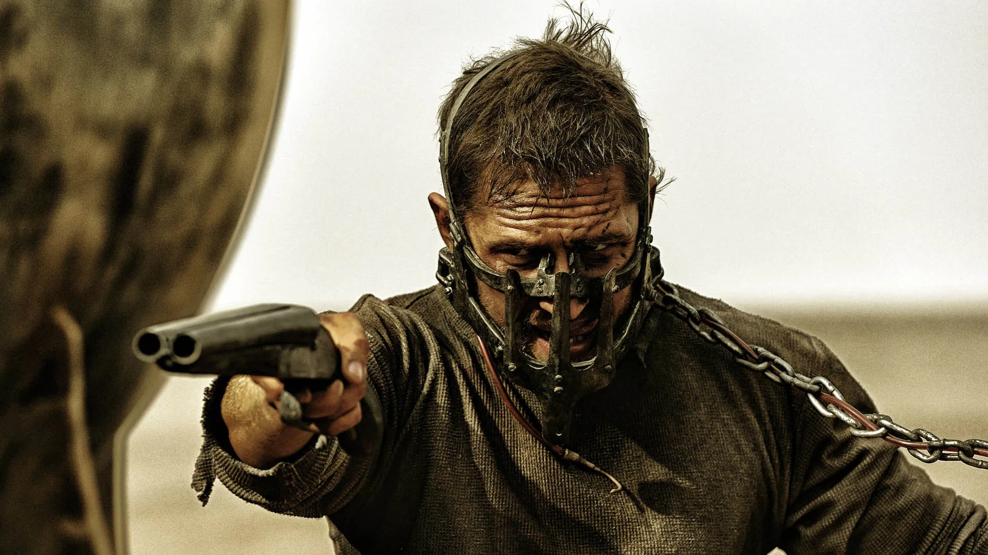 تام هاردی در فیلم mad max fury road