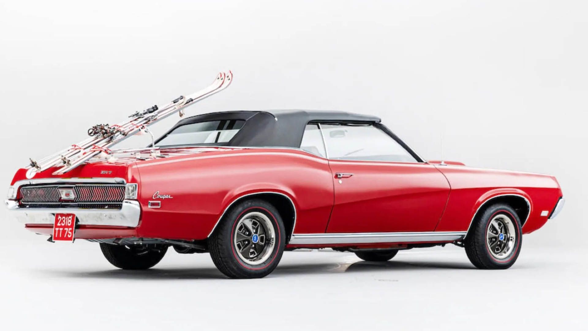 خودروی mercury cougar در فیلم جیمز باند