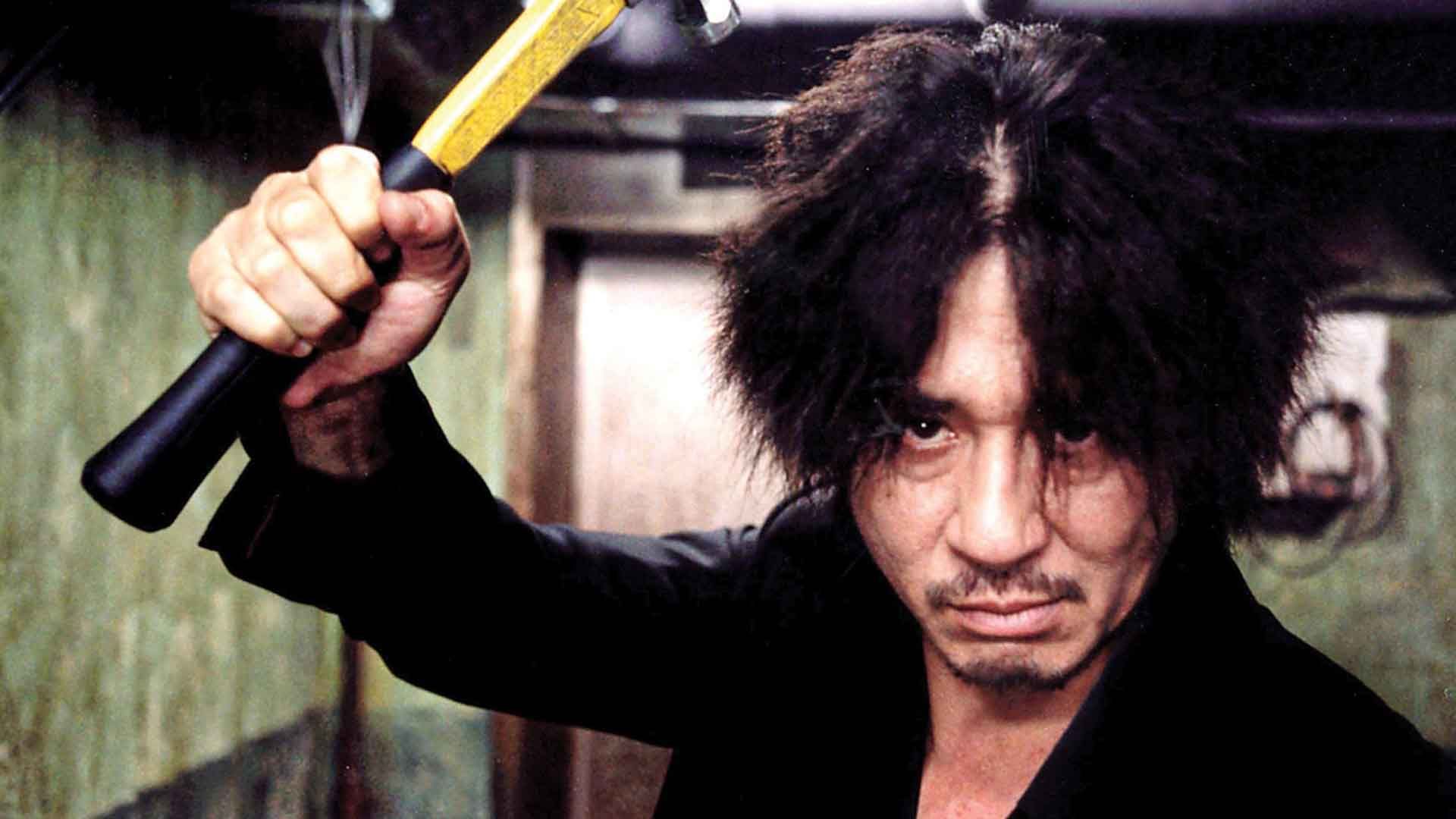 چوی مین شیک با یک چکش در فیلم Oldboy