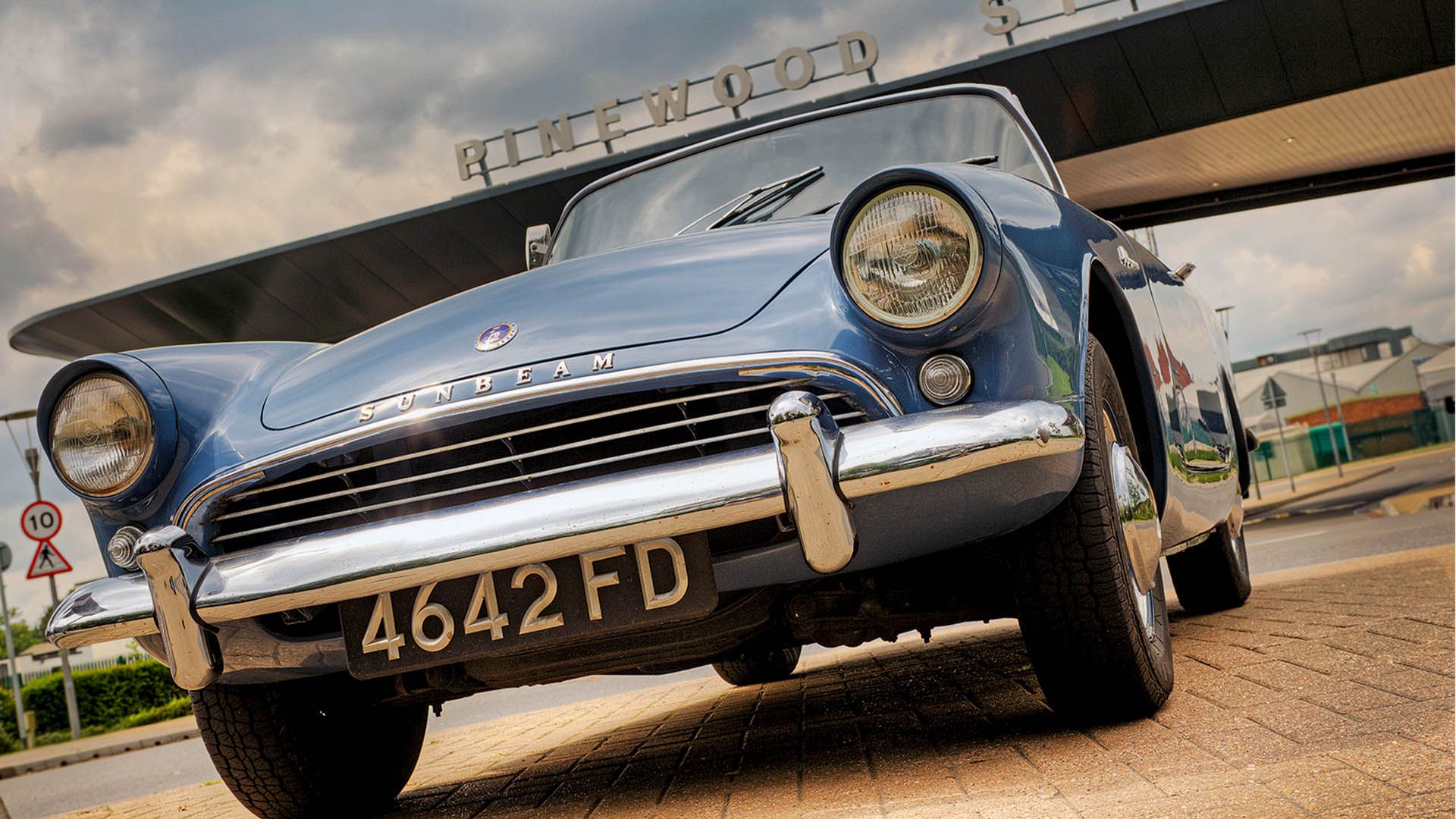 خودروی sunbeam alpine در فیلم جیمز باند