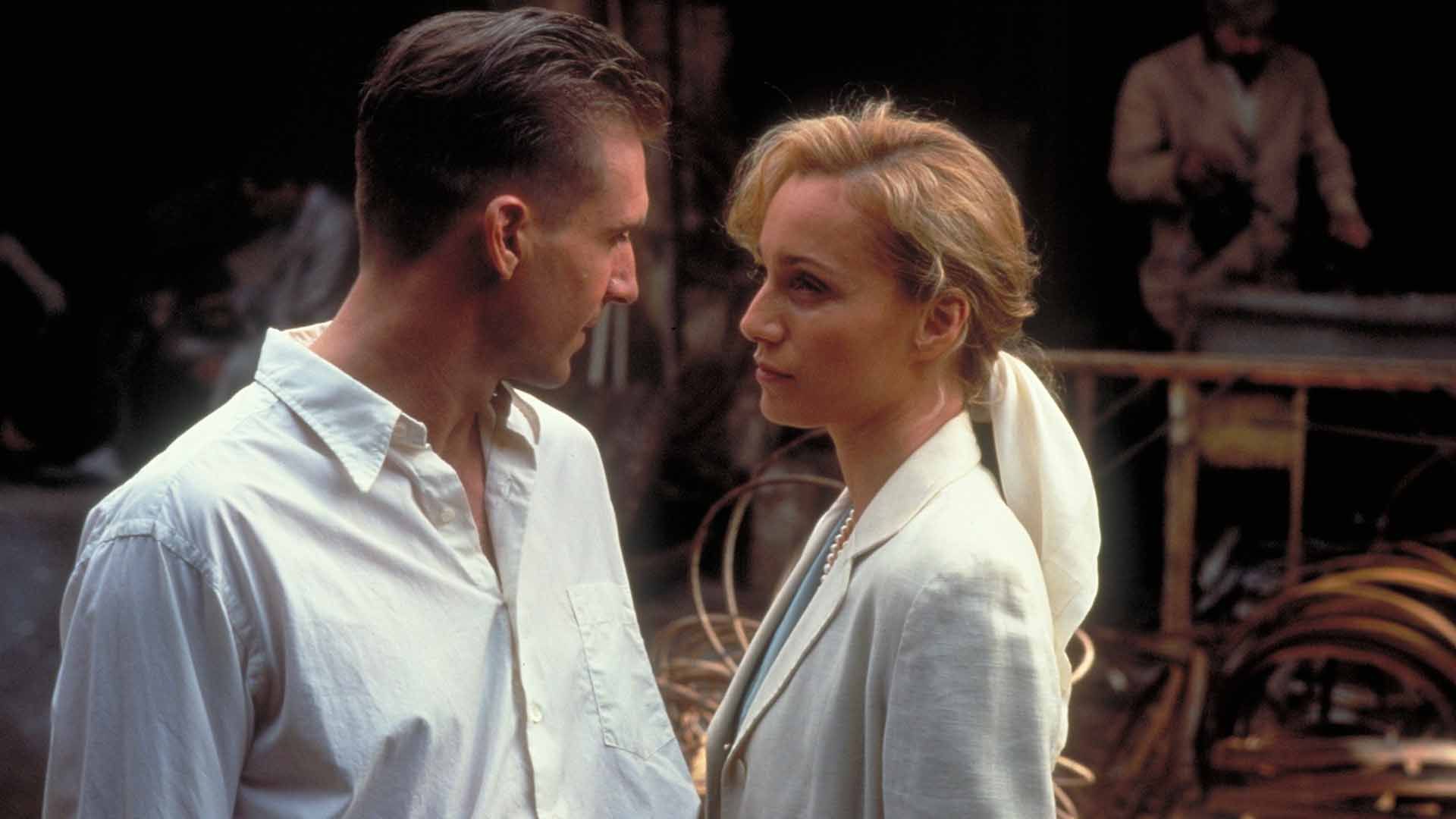 رالف فاینس و کریستین اسکات توماس در فیلم The English Patient 